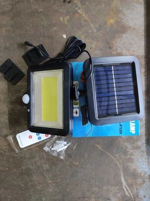 Napelemes mozgásérzékelős led lámpa eladó!! - kép 2