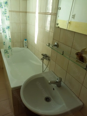 Strandra néző napos,világos kétszobás lakás - kép 10