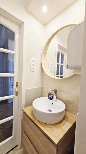 Duna partnál, azonnal költözhető erkélyes iroda kiadó! - kép 9