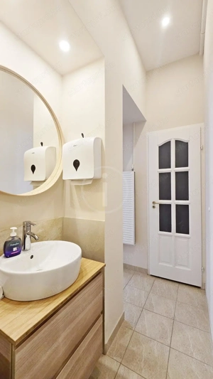 Duna partnál, azonnal költözhető erkélyes iroda kiadó! - kép 7