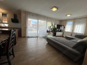 Taksonyban központhoz közel 2 generációs 180nm lakóterű családiház fűtött dézsafürdővel  - kép 4