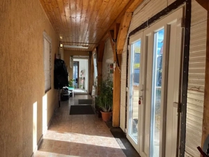 Taksonyban központhoz közel 2 generációs 180nm lakóterű családiház fűtött dézsafürdővel  - kép 15