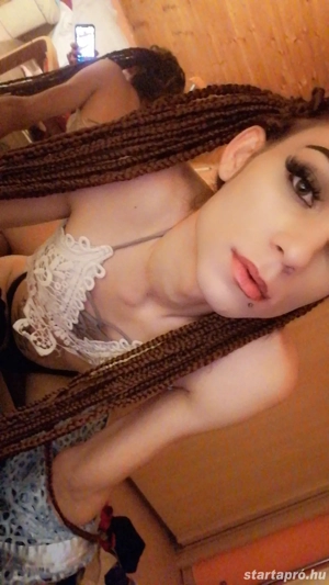 Kedves Transz lány vár egy jó élményre      - kép 9