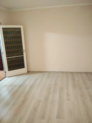 Csanádi Imre téren 3 emeleten felújított szép állapotú lakás - kép 11