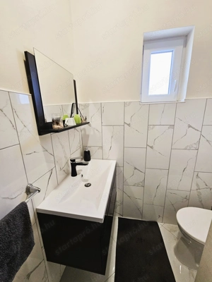 Kiskunhalas   felújított, 2 lakrészes családi ház eladó! - kép 10