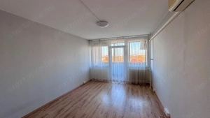 Azonnal költözhető, klímás, erkélyes belvárosi lakás eladó! - kép 9