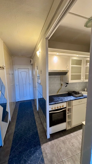 Azonnal költözhető, klímás, erkélyes belvárosi lakás eladó! - kép 8