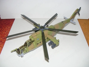 Lego Swat Modern hadviselés Orosz Mi-24 támadó helikopter 900db + 3 katona ÚJ