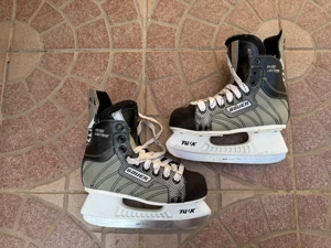 35 ös Bauer Supreme hokikorcsolya 35 ös Bauer hoki korcsolya 12.000 Ft