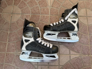 37 es CCM 92 hokikorcsolya 37 es CCM 92 hoki korcsolya 9.000 Ft