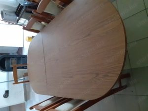 Bővíthető ovális étkezőasztal eladó   székek nélkül