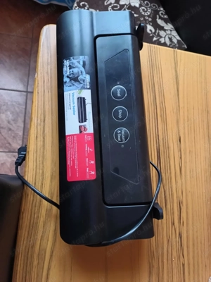 Eladó.vákum élelmiszer csomagoló gép,és mikulás doboz.