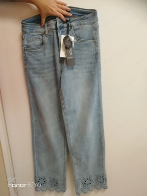 Női farmernadrág mérethiba miatt eladó