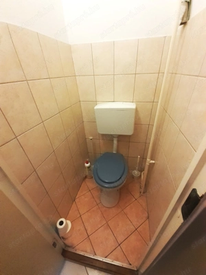 Palotavárosban közel a belvároshoz Sütő utcában Petőfi ligetre néző 4 emeletes épületben 3+1 szobás  - kép 7