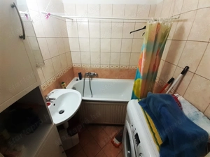 Palotavárosban közel a belvároshoz Sütő utcában Petőfi ligetre néző 4 emeletes épületben 3+1 szobás  - kép 2