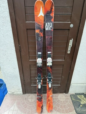 173 cm Atomic Vantage Panic all mountain carving síléc 30.000 Ft