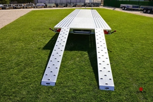 Új 8.5m-es autószállító utánfutó (3500kg-os) most csak bruttó 3.190.000 Ft - kép 3