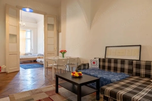 Egyetemisták figyelmébe! Károly körúton, IKEA bútorokkal berendezett, 3 hálószobás kiadó lakás.