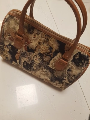 Kézitáska  cicás motivumokkal butorszövet bevonattal, erős, stabil, vadonat uj, ajándékba kapott. - kép 2