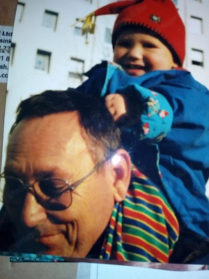 Szófa fémvázas, 2 személyre ágyazható, 140x200-as, tiszta matraccal eladó