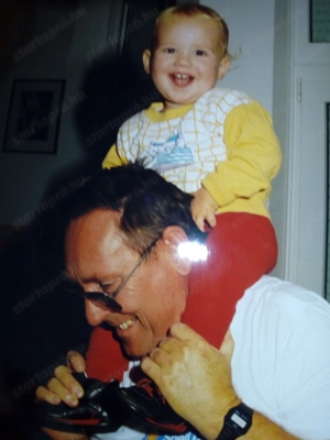 Szófa fémvázas, 2 személyre ágyazható, 140x200-as, tiszta matraccal eladó - kép 2