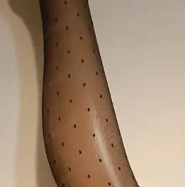 Női fekete pöttyös mintás használt harisnya  - kép 2