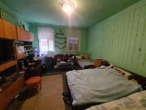 Kivételesen nagy telken, stabil alapokkal eladó családi ház   ritka lehetőség Győrújbarát szívében! - kép 5