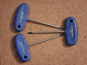 Eladó új King Tony T15 csavarhúzó 3db egyben.