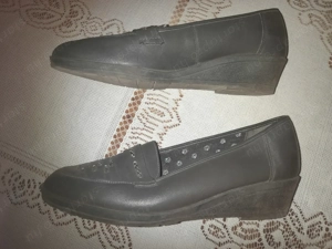 Eladó 39-es sötétszürke női bőrcipő újszerű állapotban - kép 4
