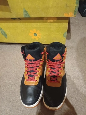 Eadó egy Fila cipő