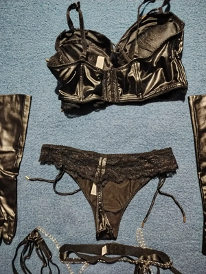 Női bőr sexy fehérnemű szett  - kép 4