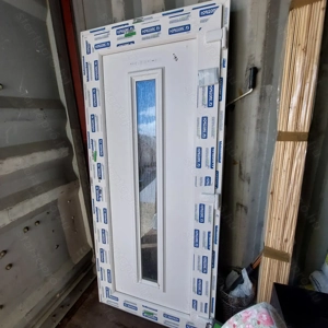 Hőszigetelt, vadonat új, építkezésből fel nem használt bejárati ajtó. (95x 210)