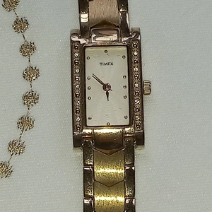 Timex T2E071 elegáns női karóra eladó - kép 2
