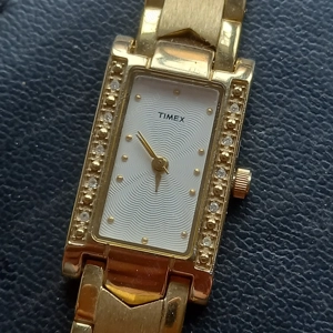 Timex T2E071 elegáns női karóra eladó - kép 4