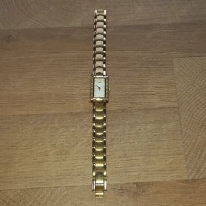 Timex T2E071 elegáns női karóra eladó - kép 9