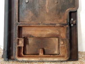 Alsó kazán ajtó Viadrus U22 öntvénykazánhoz, zsanérral együtt - kép 5