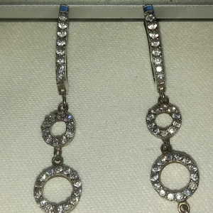 Strasszköves ezüst lógós antiallergén fülbevaló eladó, új! - kép 3