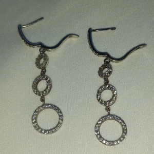 Strasszköves ezüst lógós antiallergén fülbevaló eladó, új! - kép 10