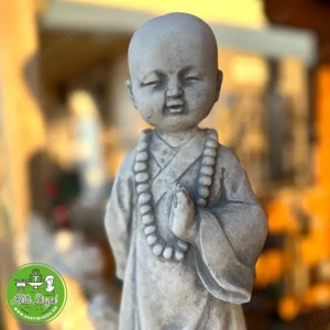 Buddhista szerzetes szobor