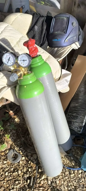 Elado co palack 200 bárral tölve.2034 ig érvényes ara 38 eft nyomáscsökkentö ora 10eft.5kg huzal 7ef - kép 2