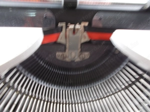 Erika irógép hordtáskájában szép újszerű állapotban - kép 2