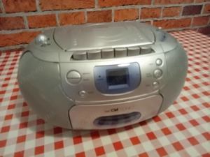 Hordozható rádió kazettás magnó CD lejátszó újszerű!