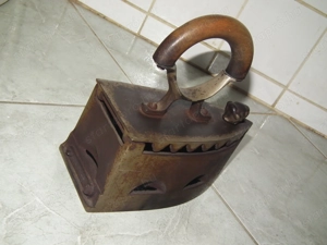 Ritka oroszlánfejes parazsas kolozsvári régi szenes vasaló - kép 3