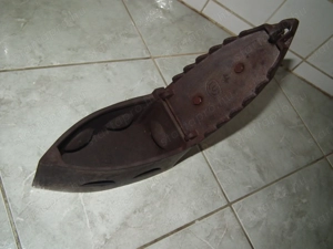 Ritka oroszlánfejes parazsas kolozsvári régi szenes vasaló - kép 7