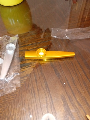 fém kazoo nagyszerű hangzást és szórakoztató játékot kínál.  3500ft db arany ezüst és zöld személyes - kép 3