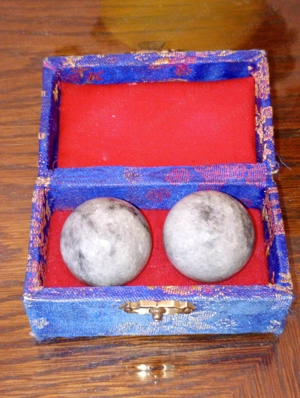 Csikung golyók meditációs eszköz Saját dobozában,szinte új! márvány golyó szett 2db  8000ft óbuda  - kép 3