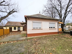 Kunbaja, tágas családi otthon nagy telekkel eladó! - kép 3