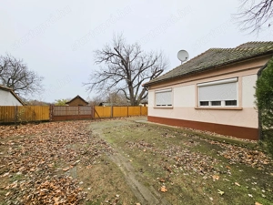 Kunbaja, tágas családi otthon nagy telekkel eladó! - kép 12