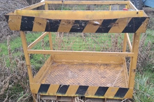 Emelőkosár targoncára rakodóra