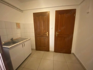 Kiadó-bérbeadó   Kiskunhalas Szász Károly utcán - 82 m2-es   üzlethelyiség, irodahelyiség! - kép 6